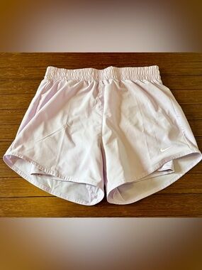 Nike One Dri-Fit Shorts Girls Size XL Purple Lavender 4" Inseam Running Lined